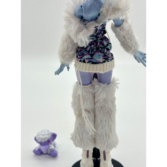 Monster High Doll Abbey Bominable First Wave With Pet Mammoth & Accessories - Picture 5 of 8
